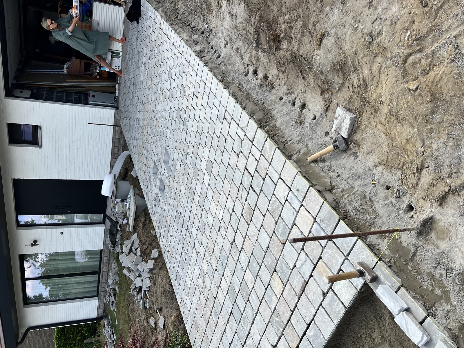 Oprit in platines, blokverband in Aalter door NieuwTerras